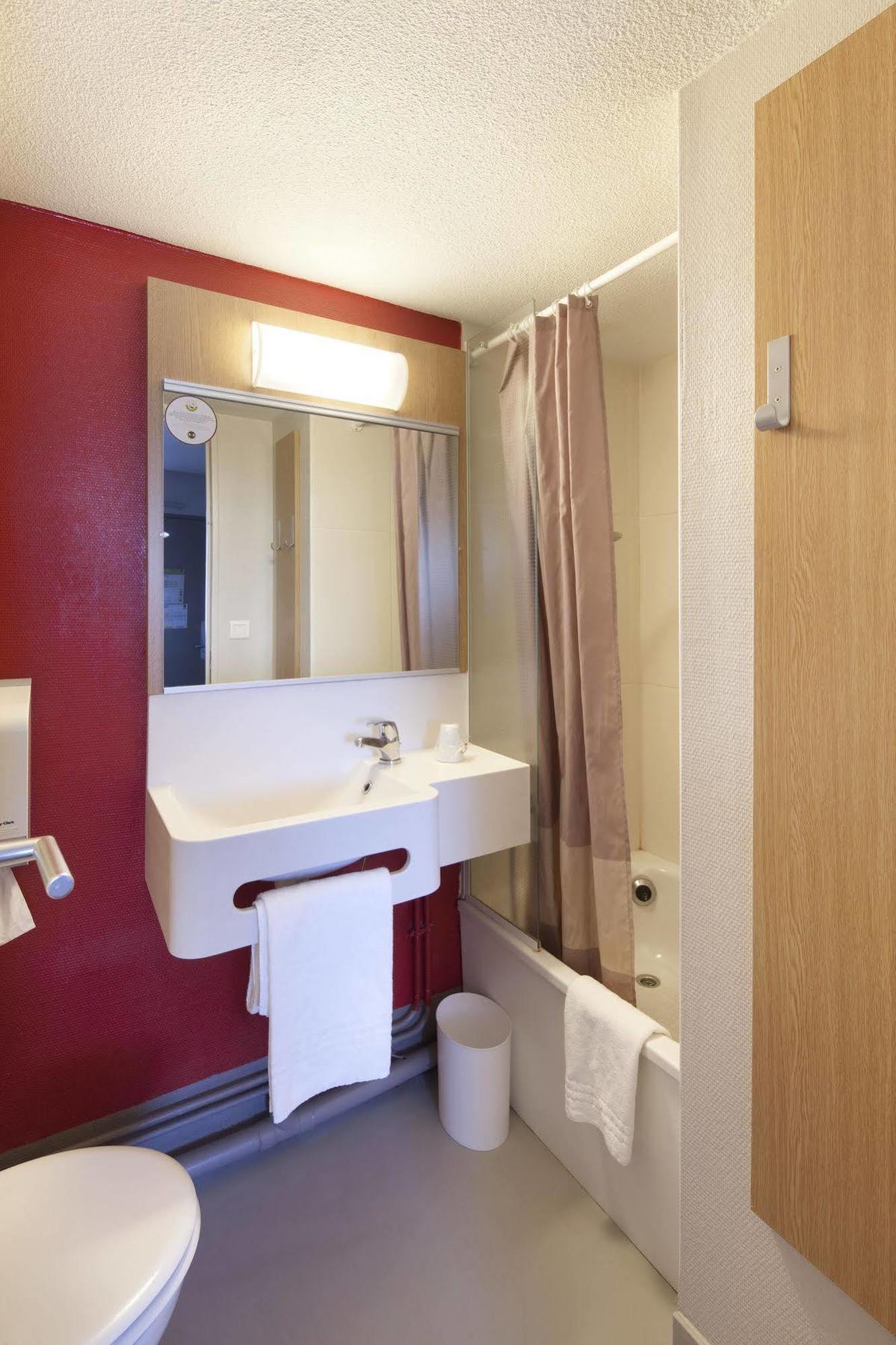 B&B Hotel Nantes Parc Expos La Chapelle Bagian luar foto